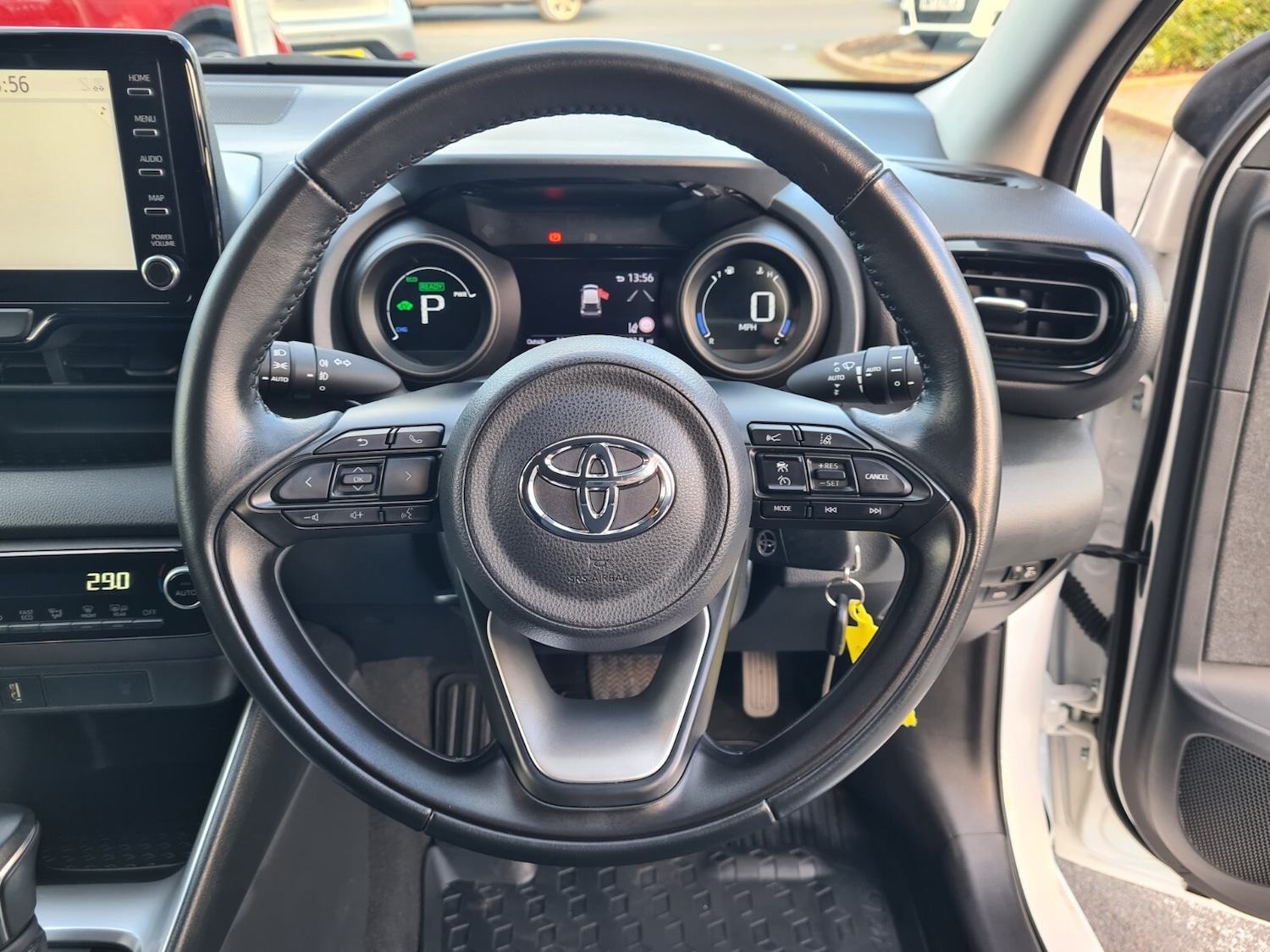 Used Toyota Yaris 2021 for sale - 76623597: Photo 12