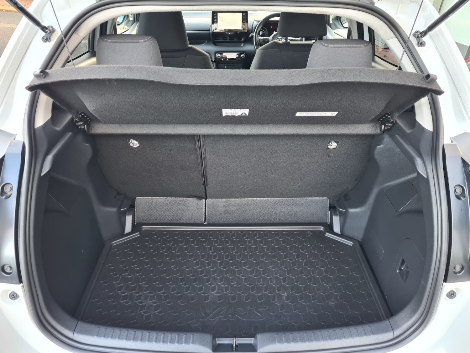 Used Toyota Yaris 2021 for sale - 76623597: Photo 19