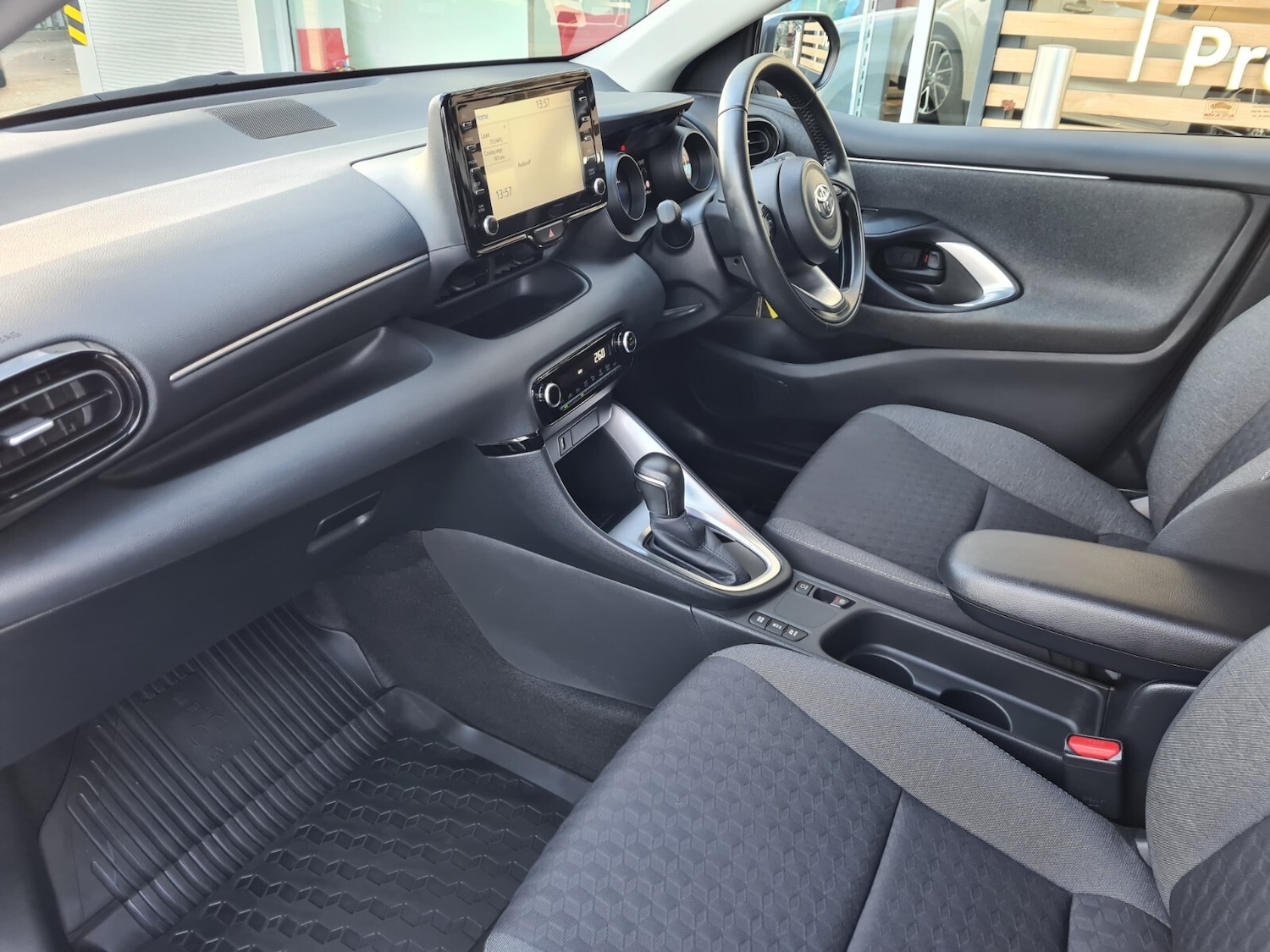 Used Toyota Yaris 2021 for sale - 76623597: Photo 22