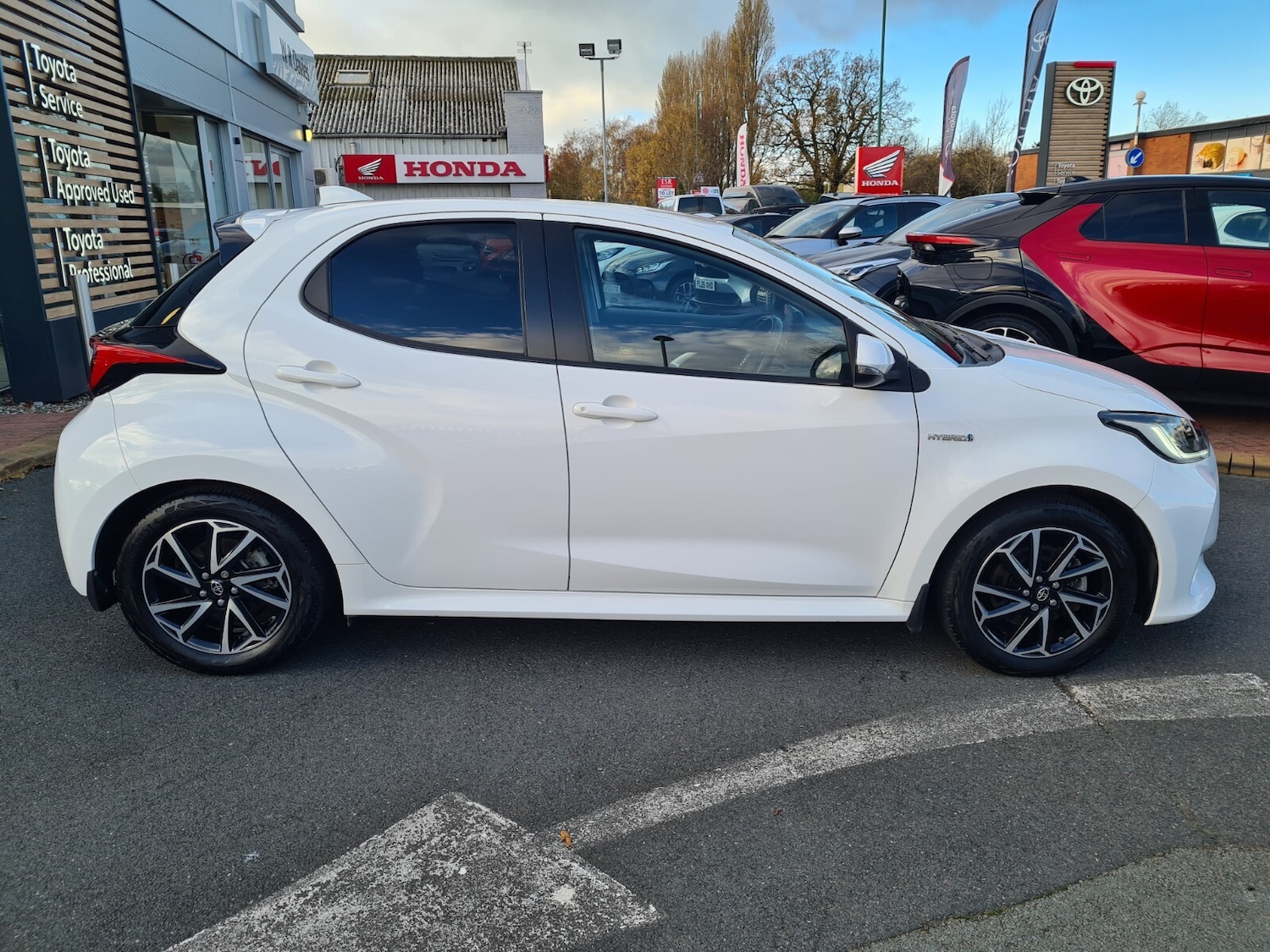 Used Toyota Yaris 2021 for sale - 76623597: Photo 8