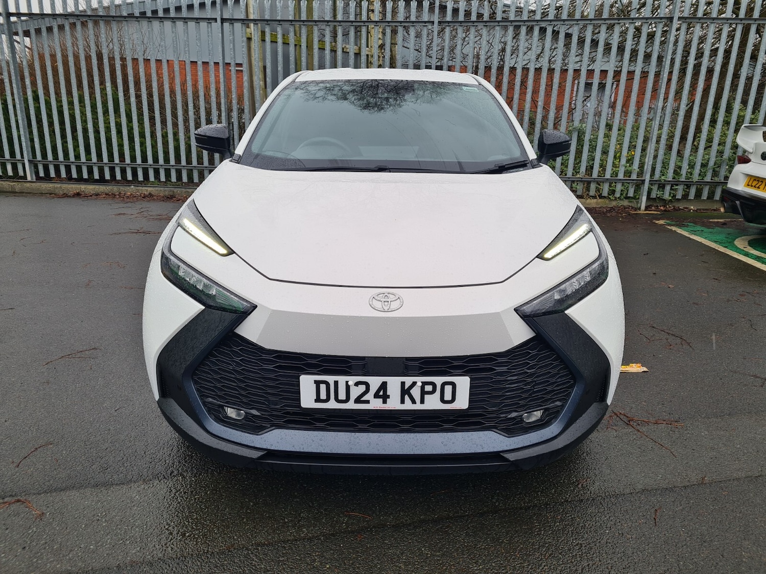 Used Toyota C-HR 2024 for sale - 77393493: Photo 2