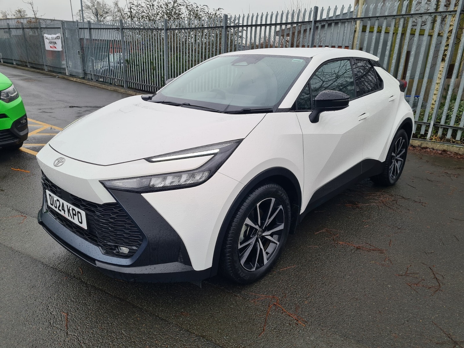 Used Toyota C-HR 2024 for sale - 77393493: Photo 3