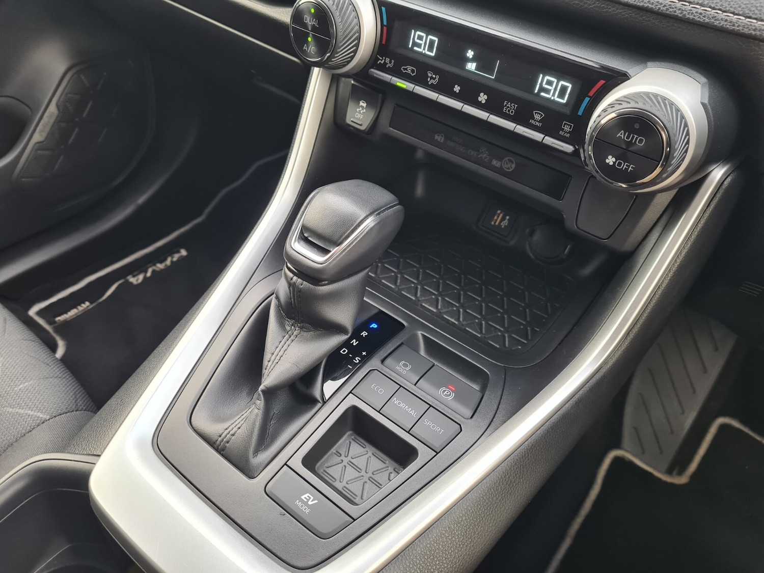 Used Toyota RAV4 2023 for sale - 76501503: Photo 15