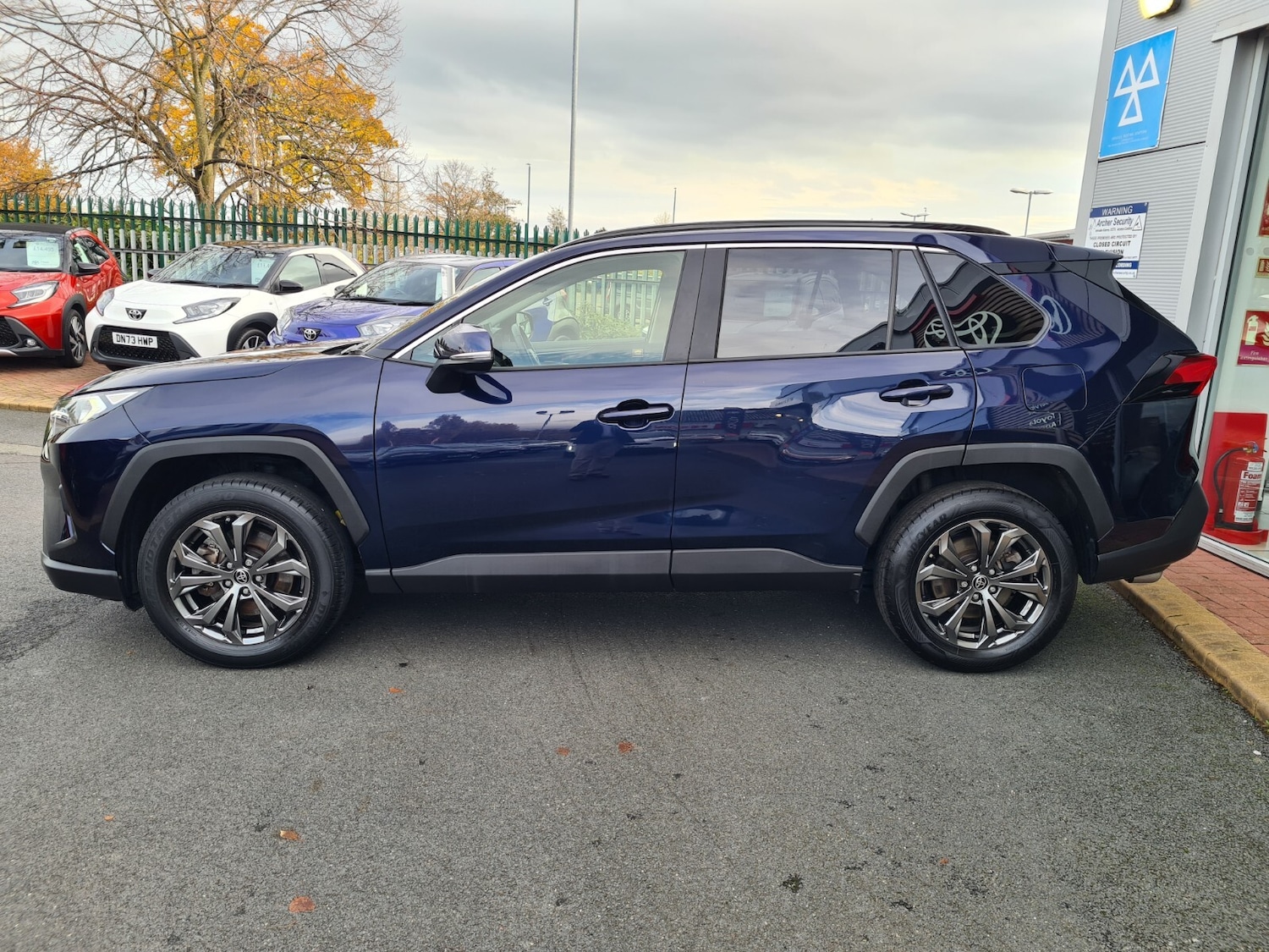 Used Toyota RAV4 2023 for sale - 76501503: Photo 4