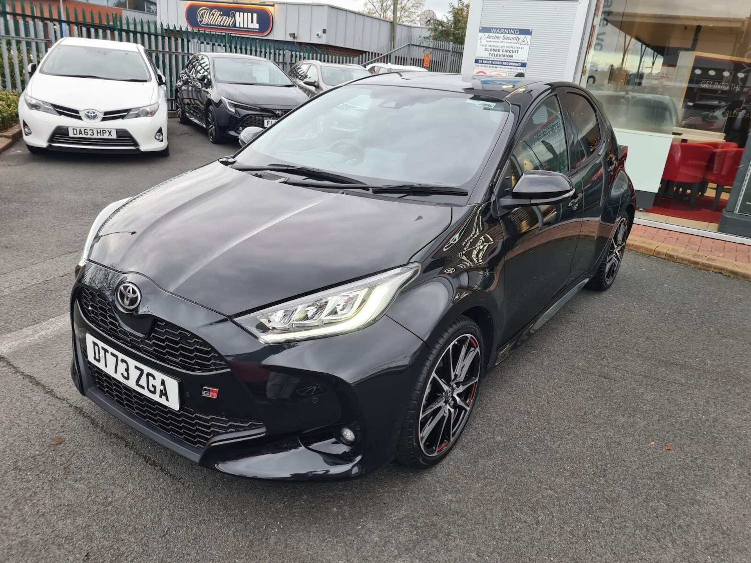 Used Toyota Yaris 2023 for sale - 77019858: Photo 3