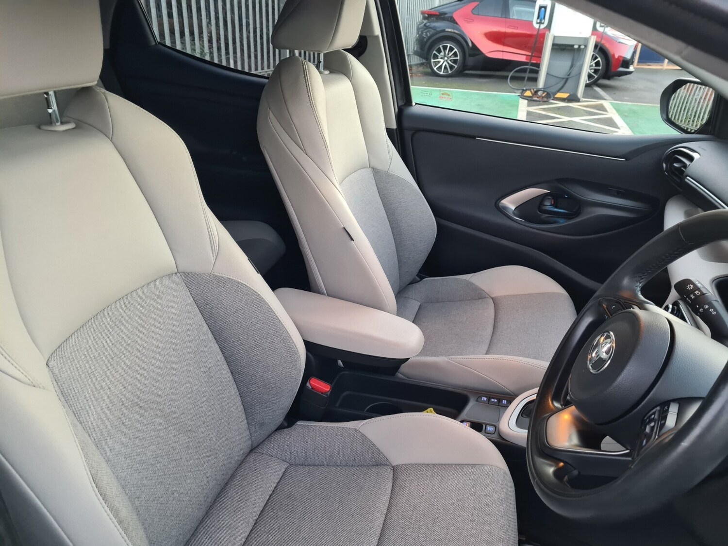 Used Toyota Yaris 2023 for sale - 76856394: Photo 16