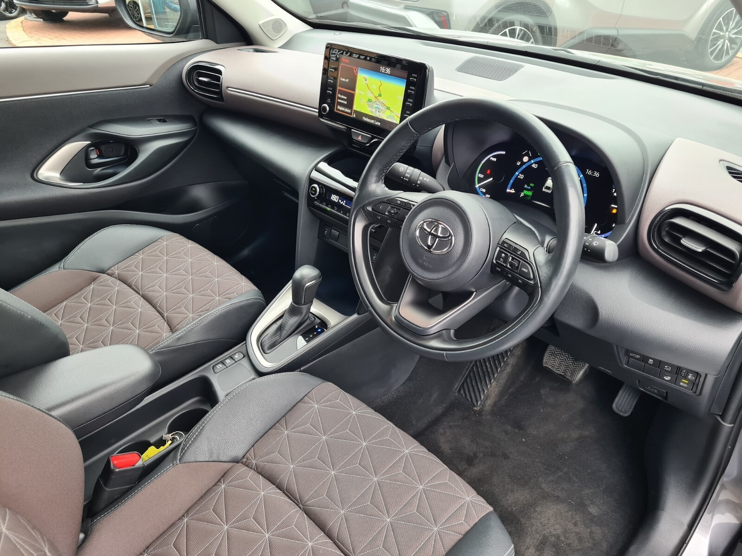 Used Toyota Yaris Cross 2023 for sale - 76302285: Photo 10