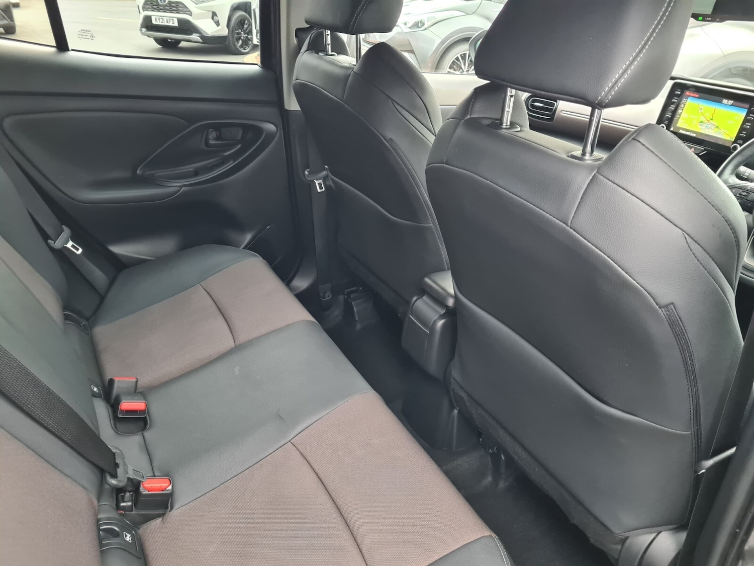 Used Toyota Yaris Cross 2023 for sale - 76302285: Photo 18