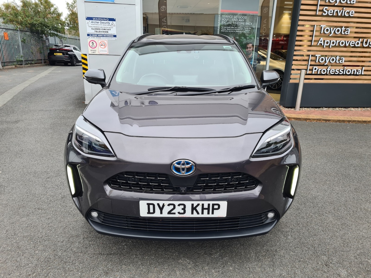 Used Toyota Yaris Cross 2023 for sale - 76302285: Photo 2