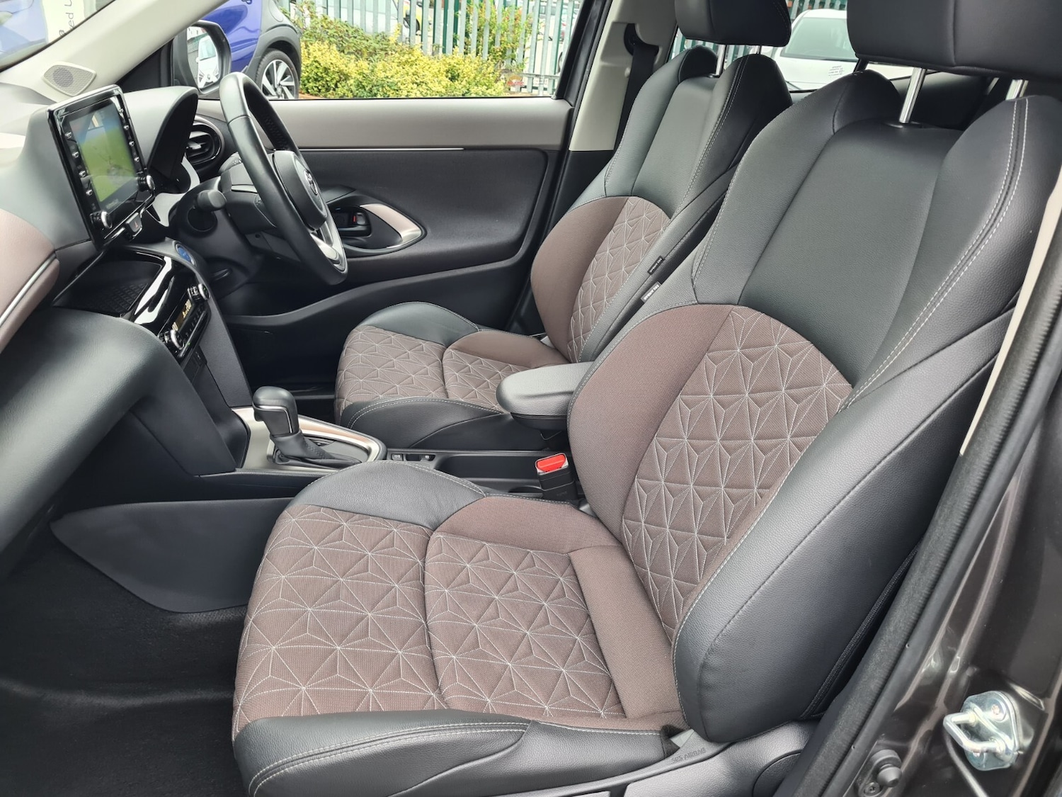 Used Toyota Yaris Cross 2023 for sale - 76302285: Photo 24