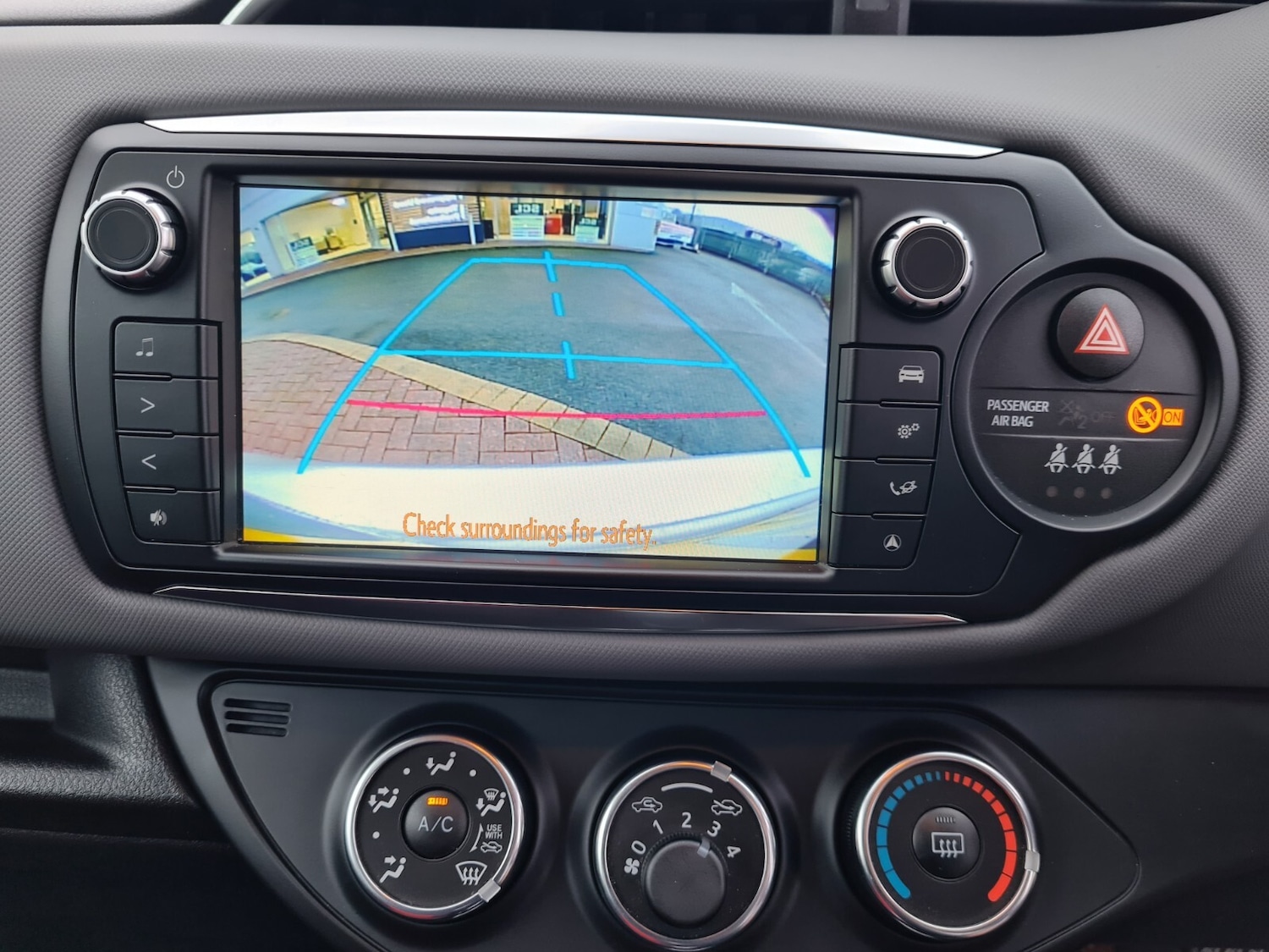 Used Toyota Yaris 2015 for sale - 77476499: Photo 14