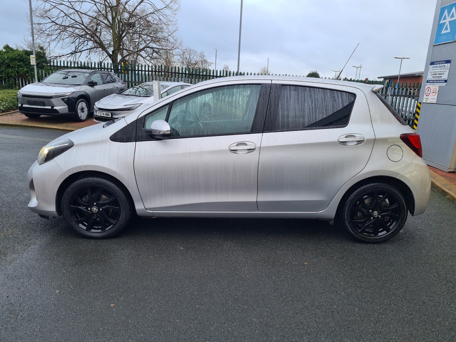 Used Toyota Yaris 2015 for sale - 77476499: Photo 4