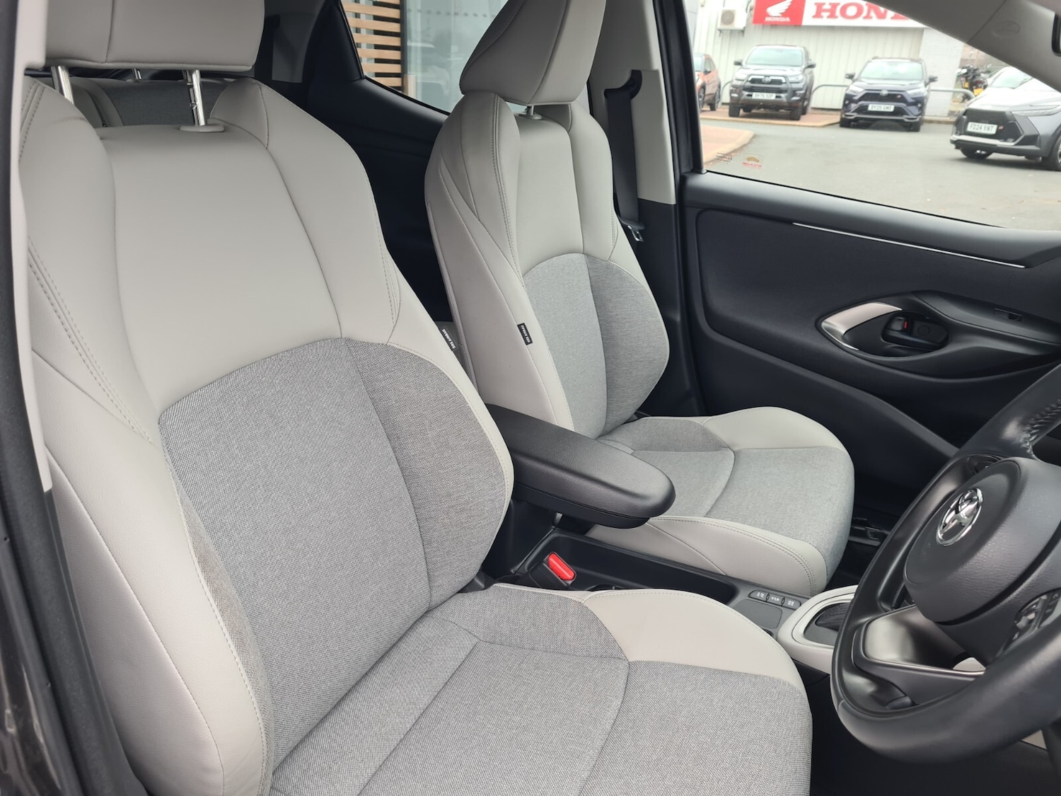 Used Toyota Yaris 2022 for sale - 77165528: Photo 16