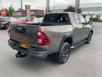 Used Toyota Hilux 2023 for sale - 75032738: Photo
