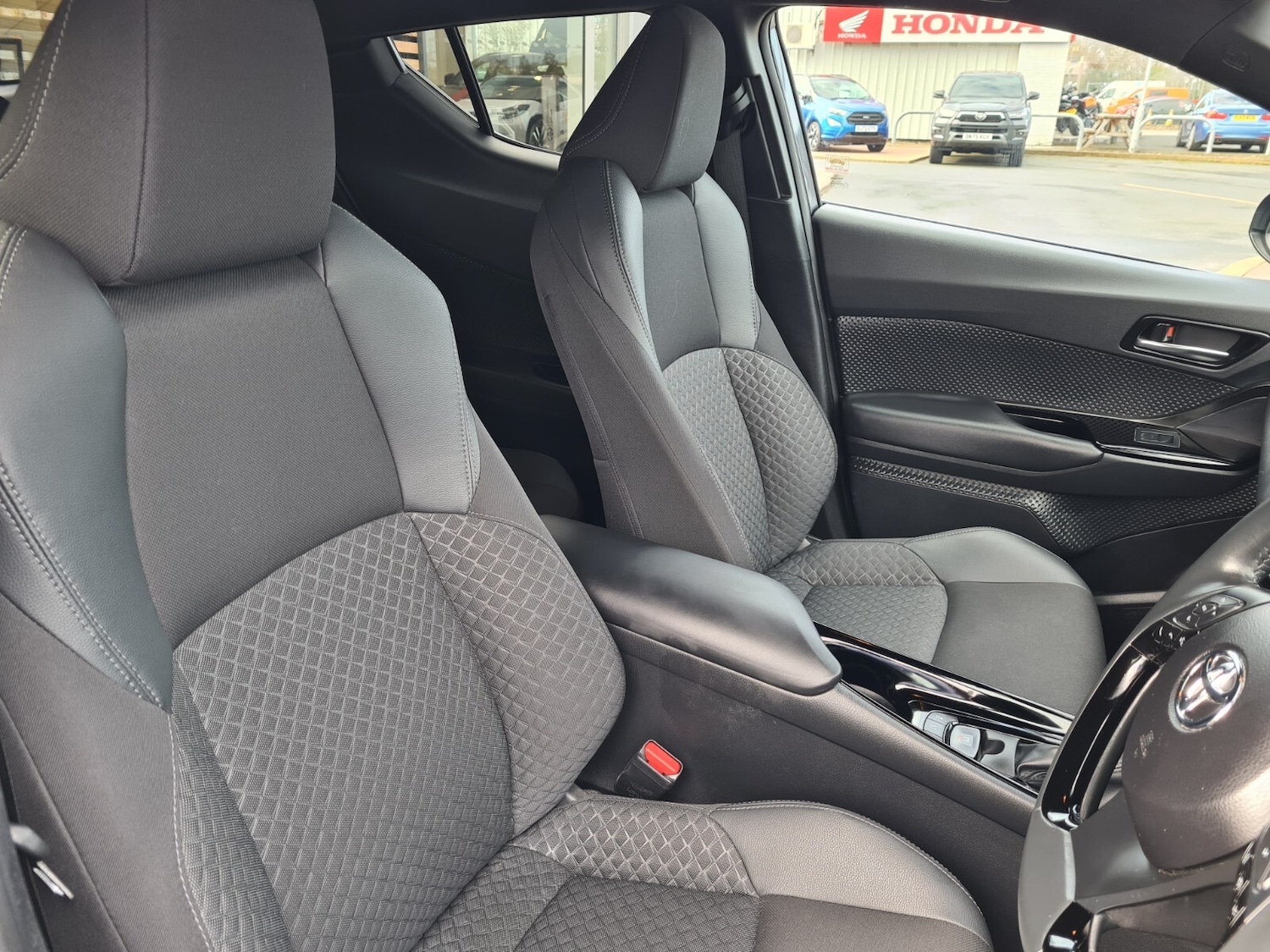 Used Toyota C-HR 2023 for sale - 77732525: Photo 18