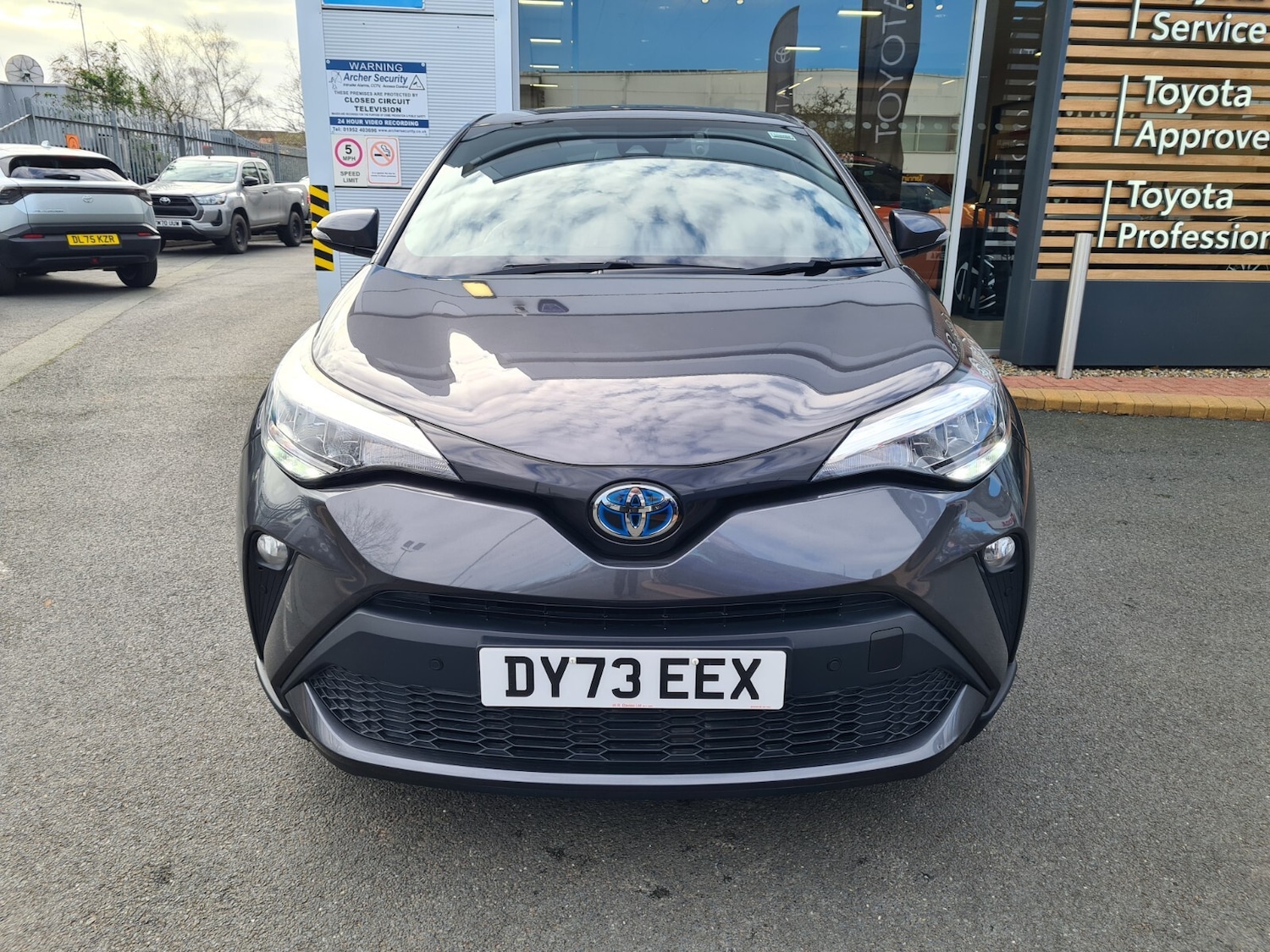 Used Toyota C-HR 2023 for sale - 77732525: Photo 2