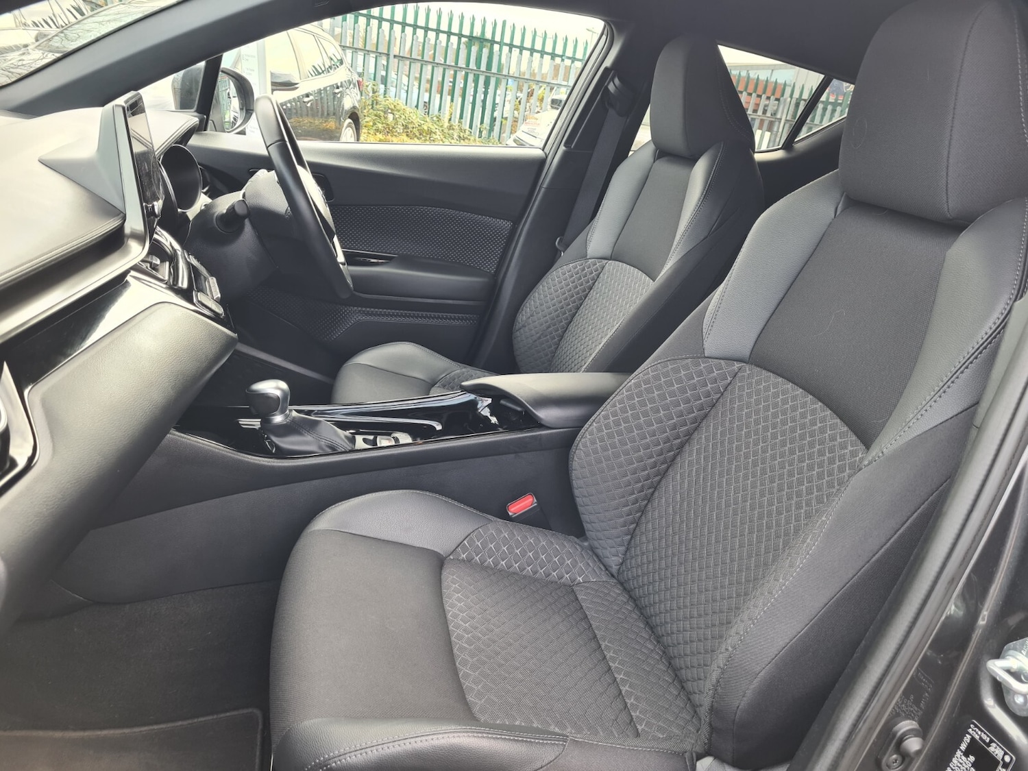 Used Toyota C-HR 2023 for sale - 77732525: Photo 24