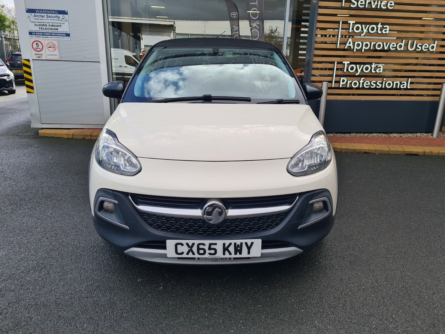 Used Vauxhall ADAM 2015 for sale - 78080958: Photo 2