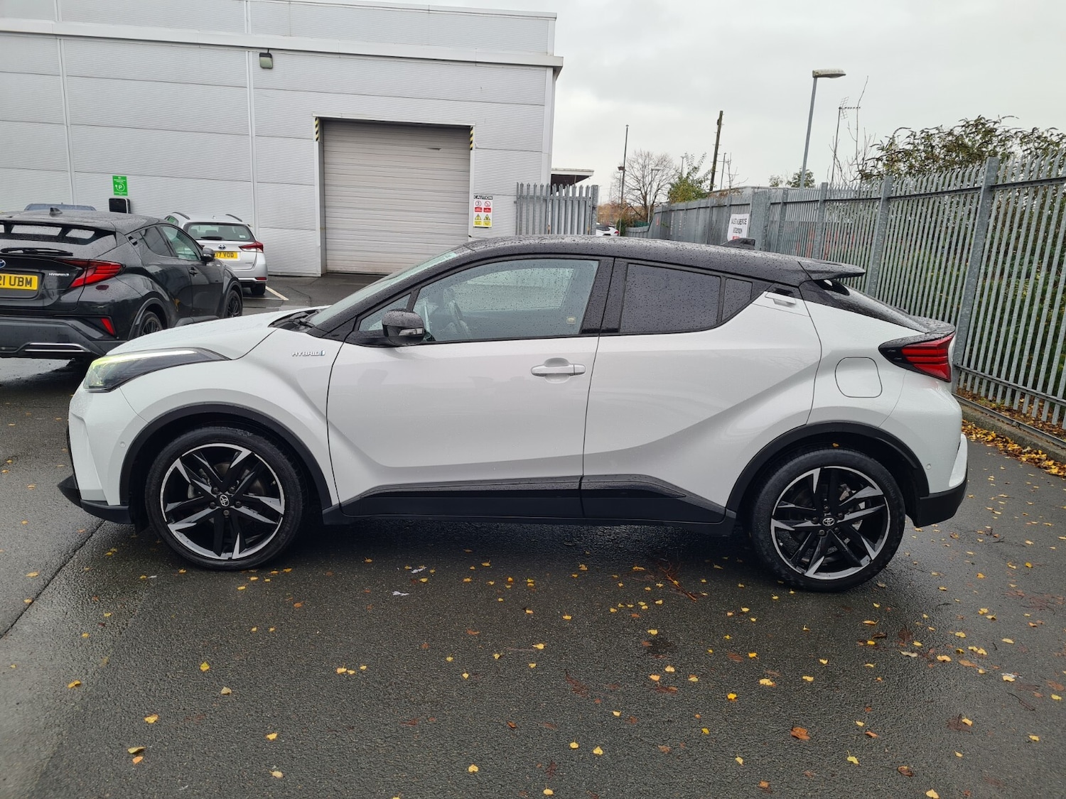 Used Toyota C-HR 2021 for sale - 76766383: Photo 4
