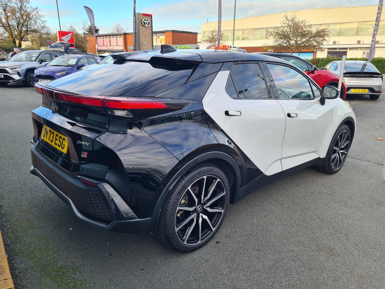 Used Toyota C-HR 2023 for sale - 76589869: Photo 8