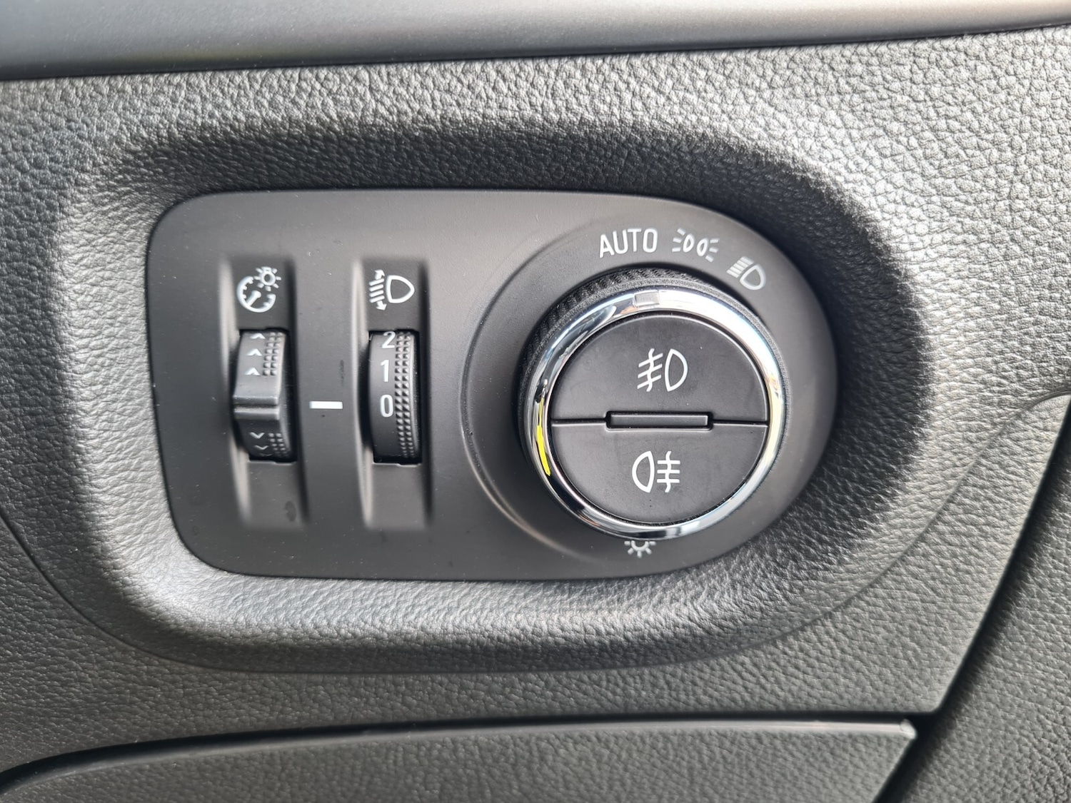 Used Vauxhall Astra 2018 for sale - 78215967: Photo 15