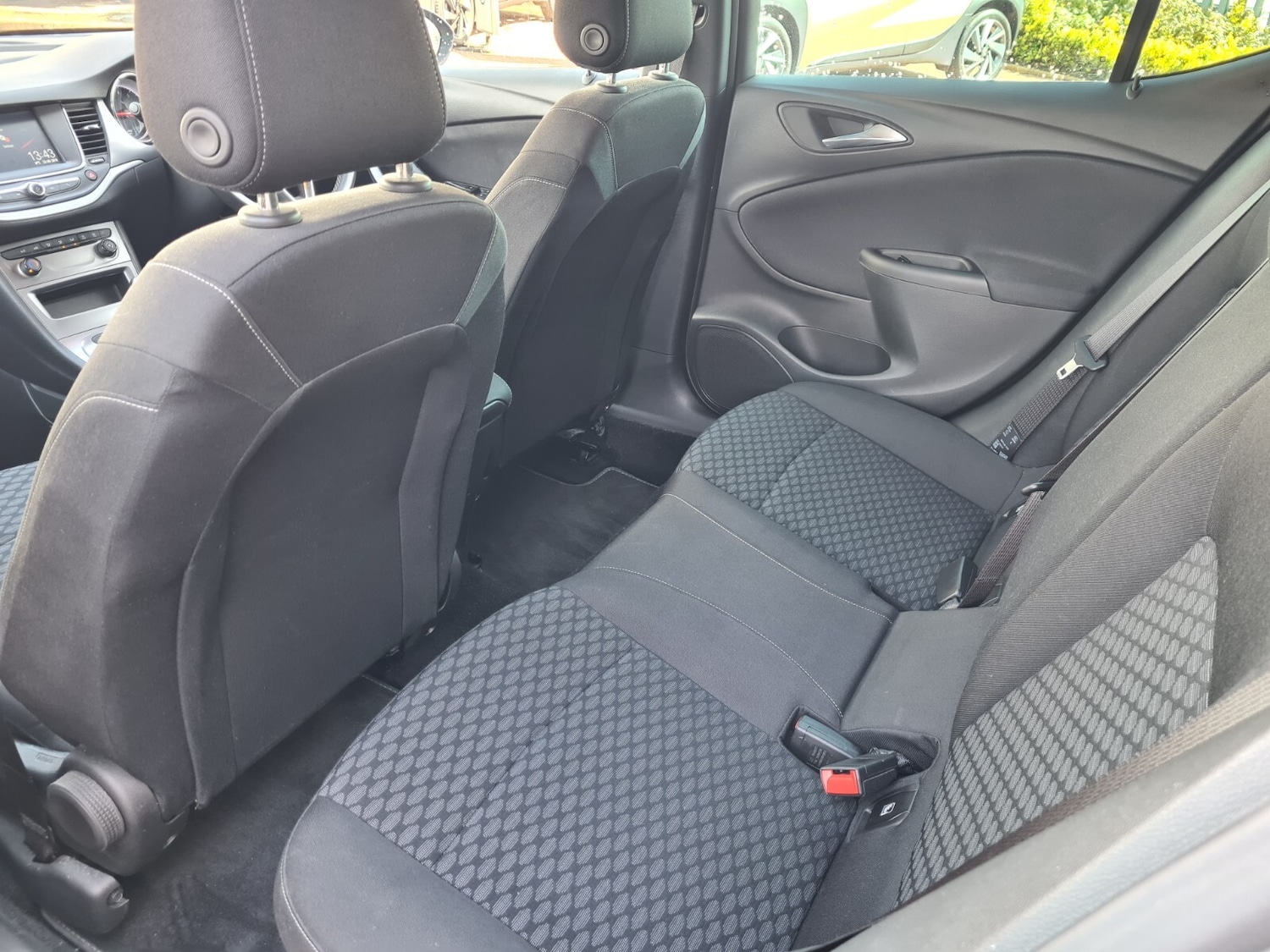 Used Vauxhall Astra 2018 for sale - 78215967: Photo 20