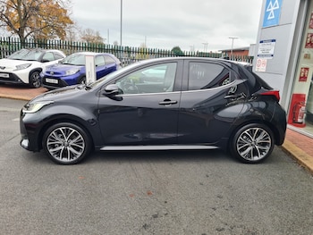 Used Toyota Yaris 2023 for sale - 76856455: Photo