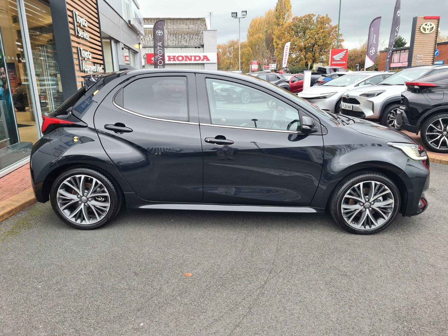 Used Toyota Yaris 2023 for sale - 76856455: Photo 9