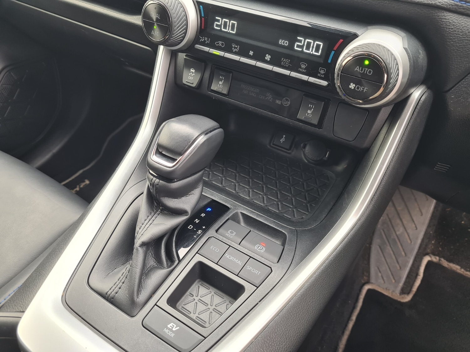 Used Toyota RAV4 2021 for sale - 77165529: Photo 16