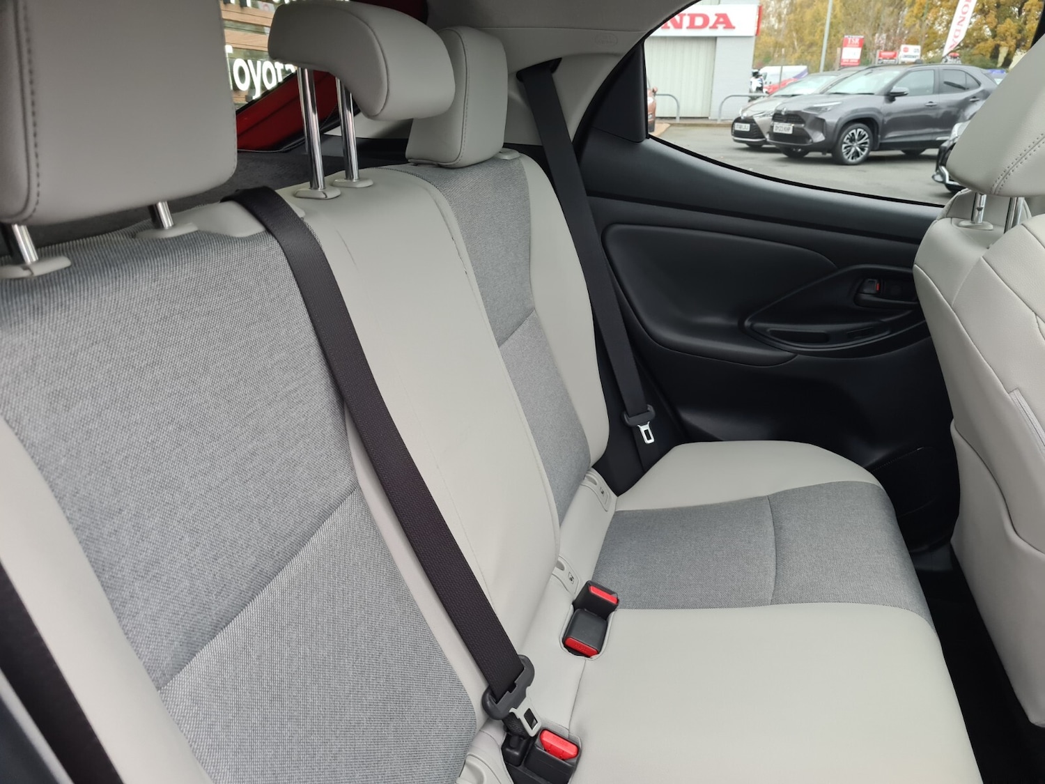 Used Toyota Yaris 2023 for sale - 76475191: Photo 20