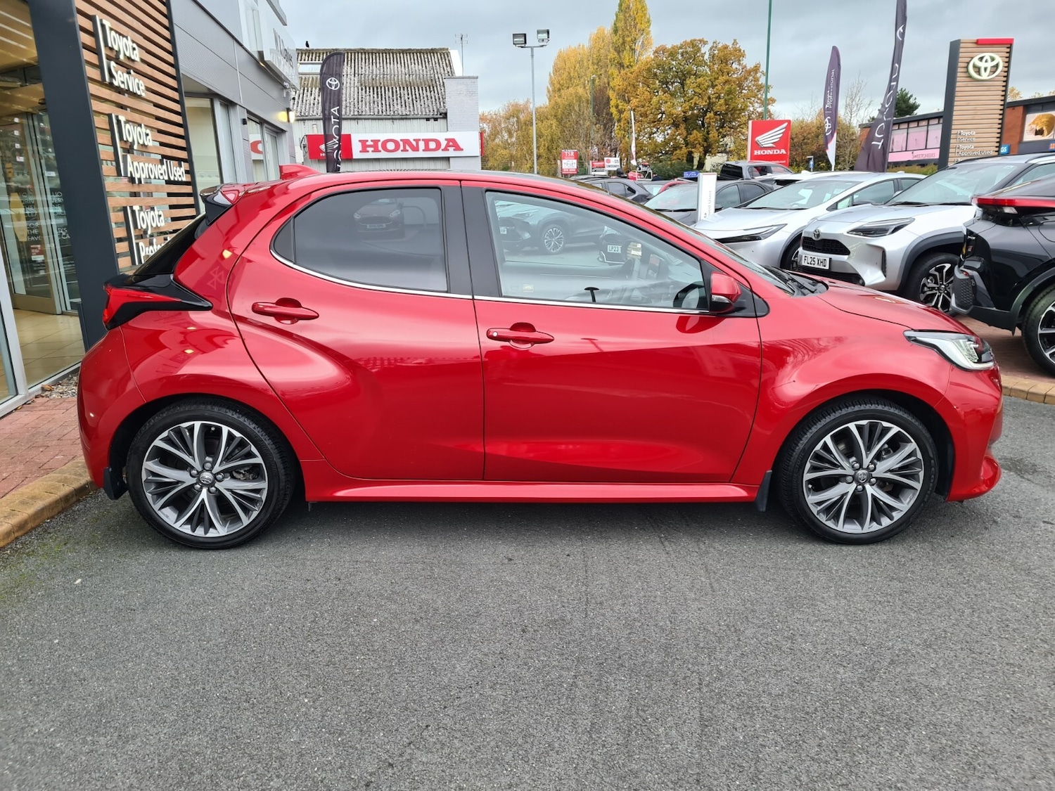 Used Toyota Yaris 2023 for sale - 76475191: Photo 9