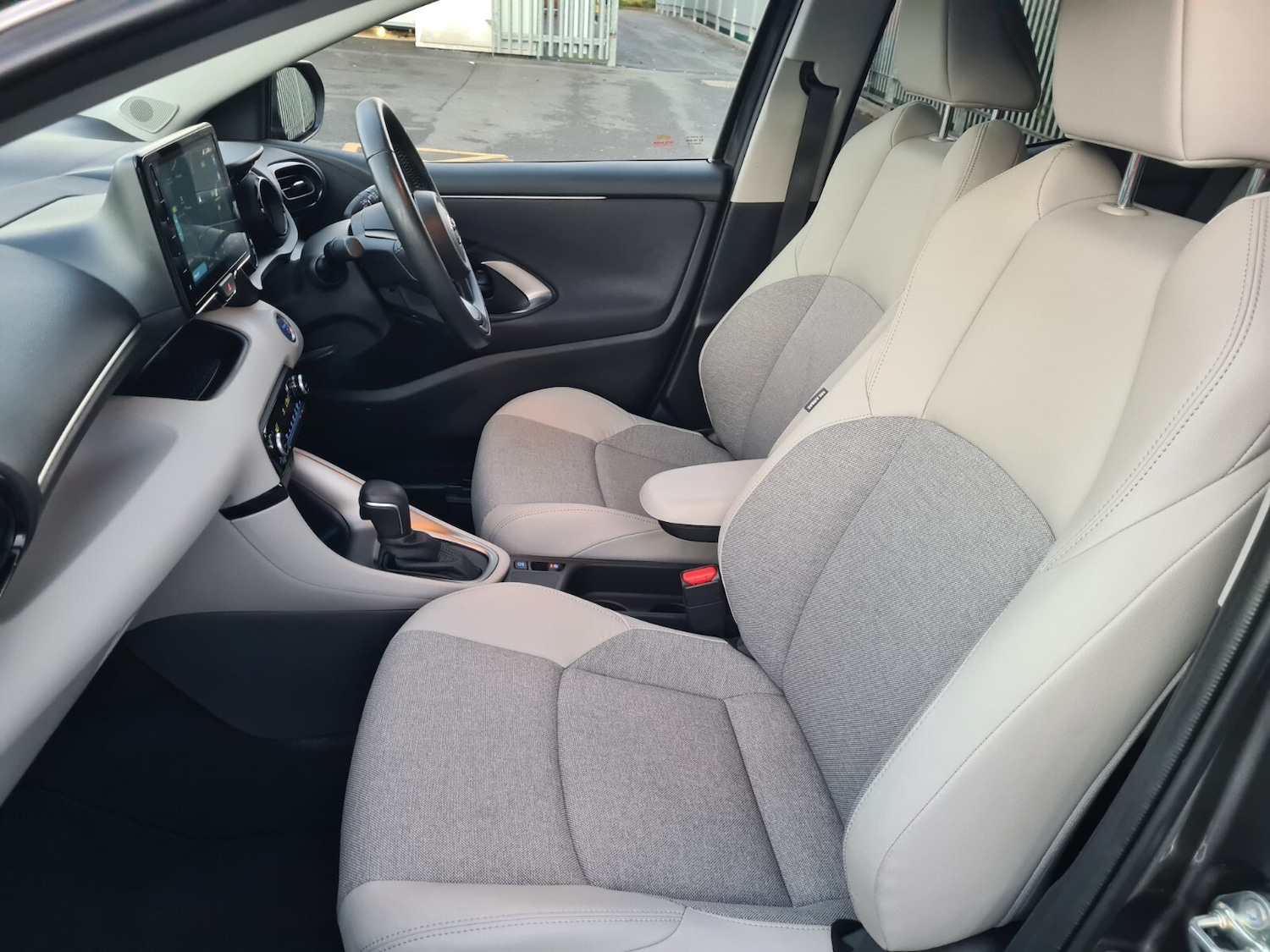 Used Toyota Yaris 2023 for sale - 77019927: Photo 21