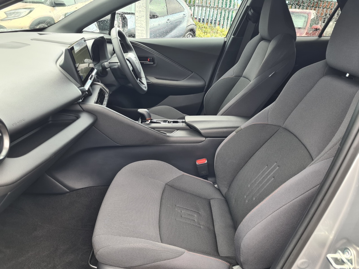 Used Toyota C-HR 2024 for sale - 76276234: Photo 24