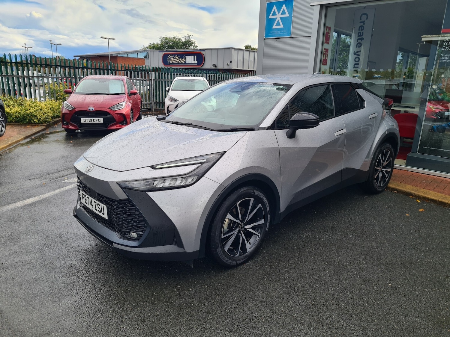 Used Toyota C-HR 2024 for sale - 76276234: Photo 3