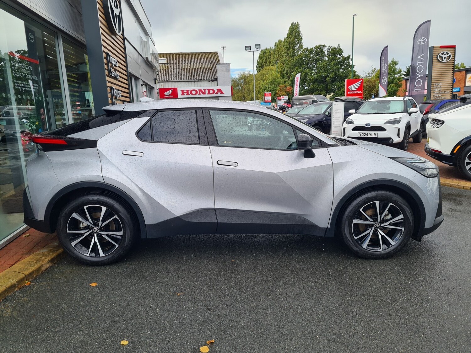Used Toyota C-HR 2024 for sale - 76276234: Photo 7