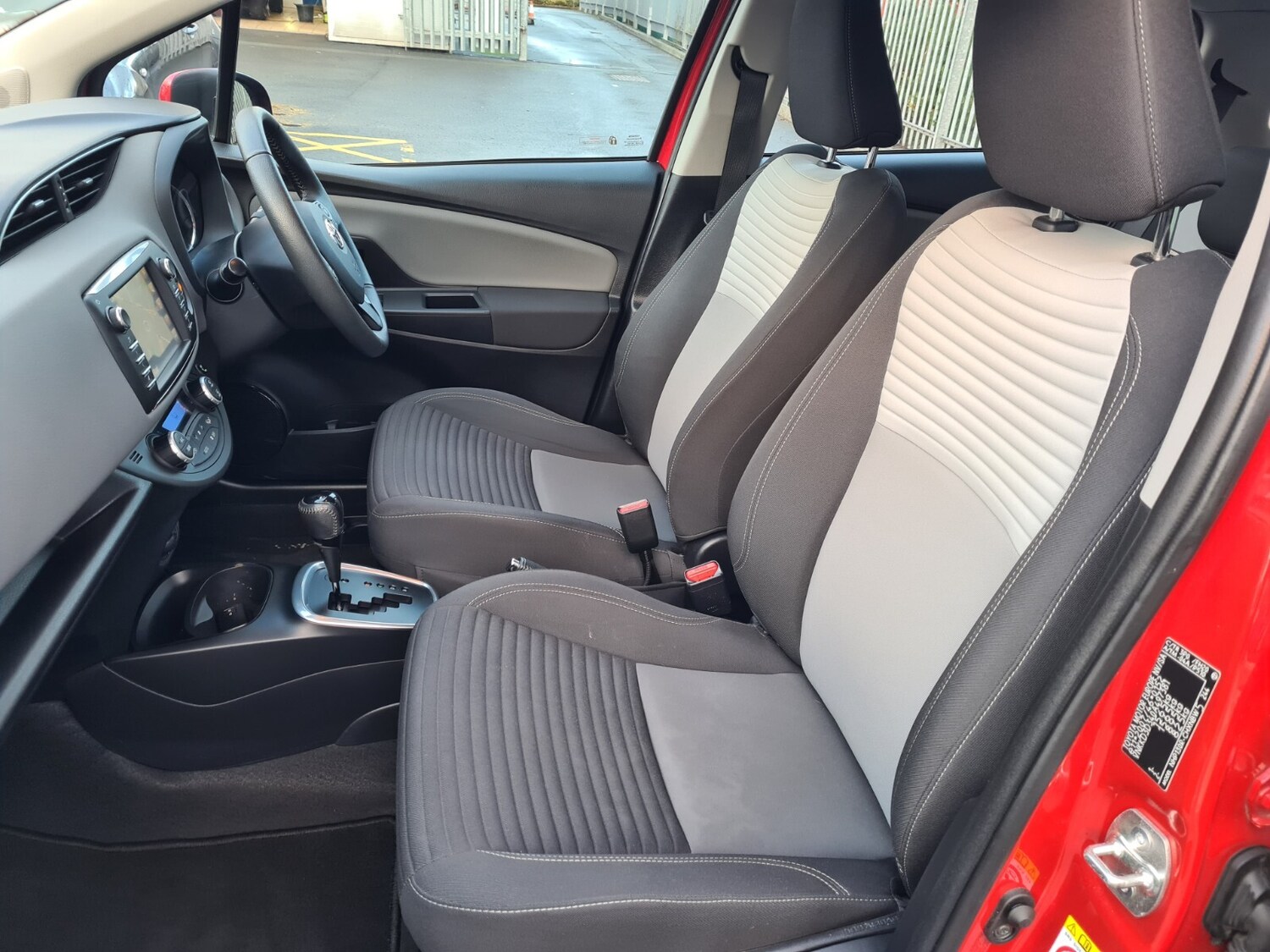 Used Toyota Yaris 2018 for sale - 77178093: Photo 21