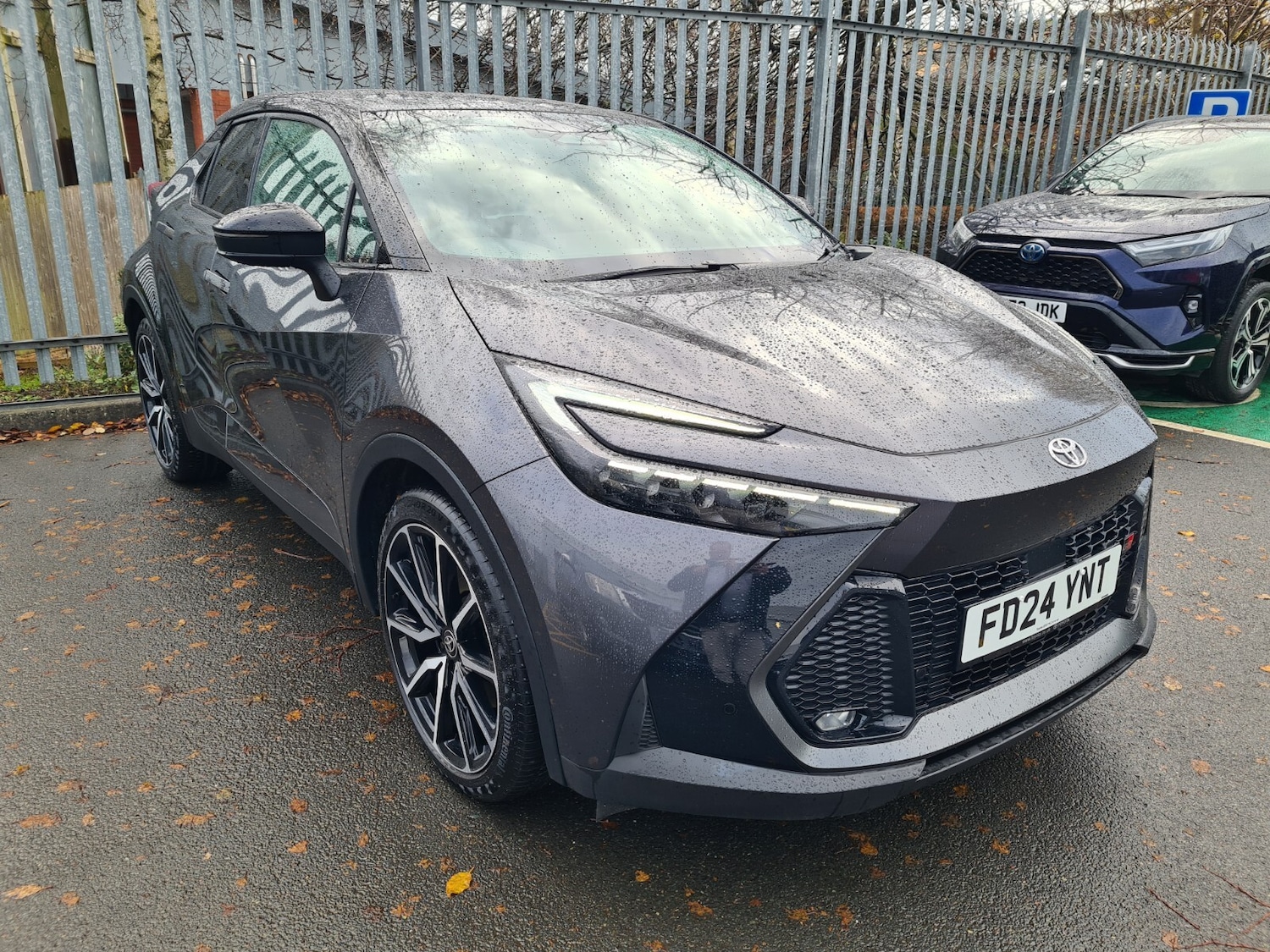 Used Toyota C-HR 2024 for sale - 76921805: Photo 1