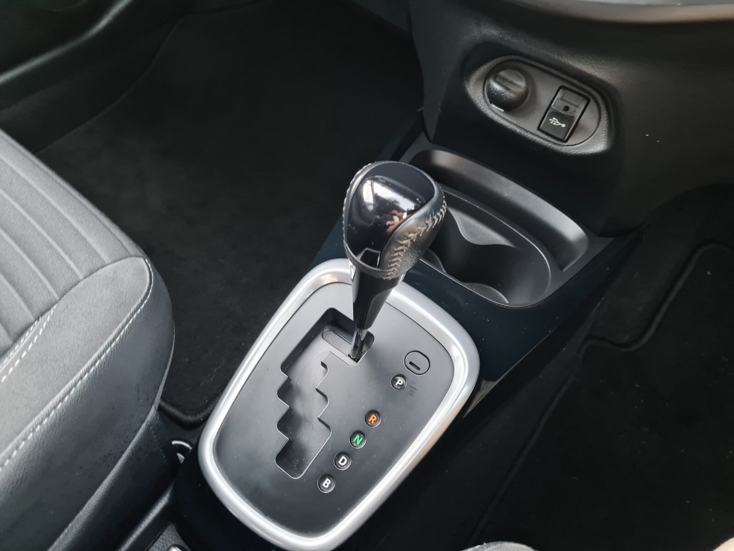 Used Toyota Yaris 2016 for sale - 77019883: Photo 13