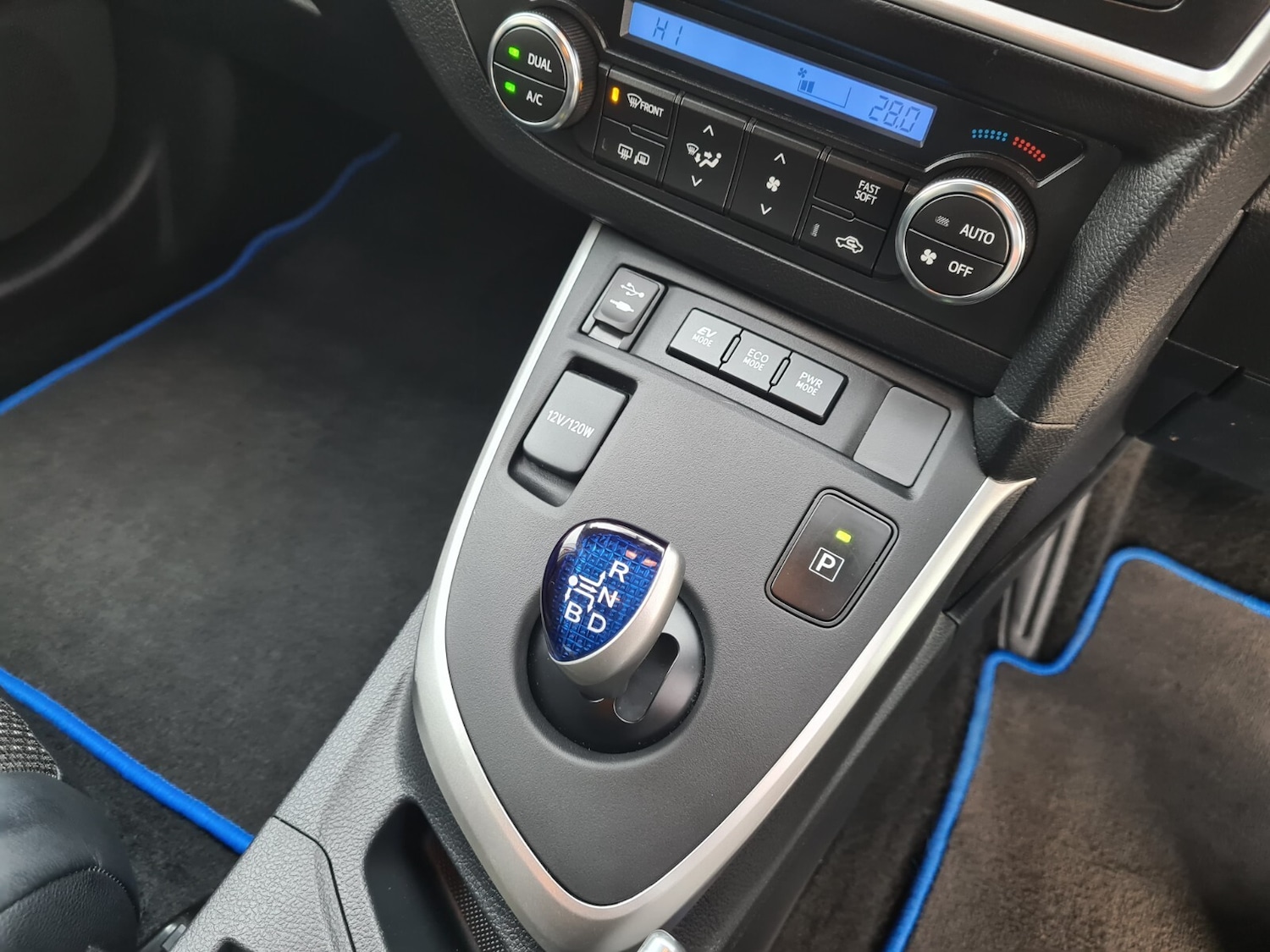 Used Toyota Auris 2013 for sale - 76355208: Photo 15