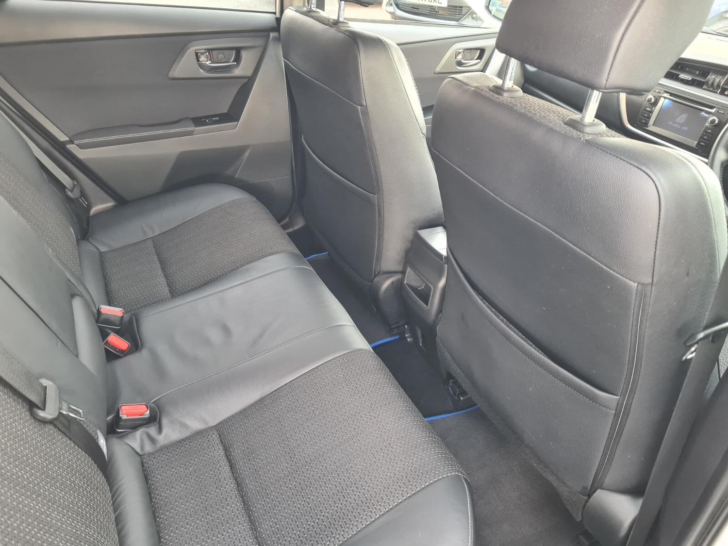 Used Toyota Auris 2013 for sale - 76355208: Photo 18