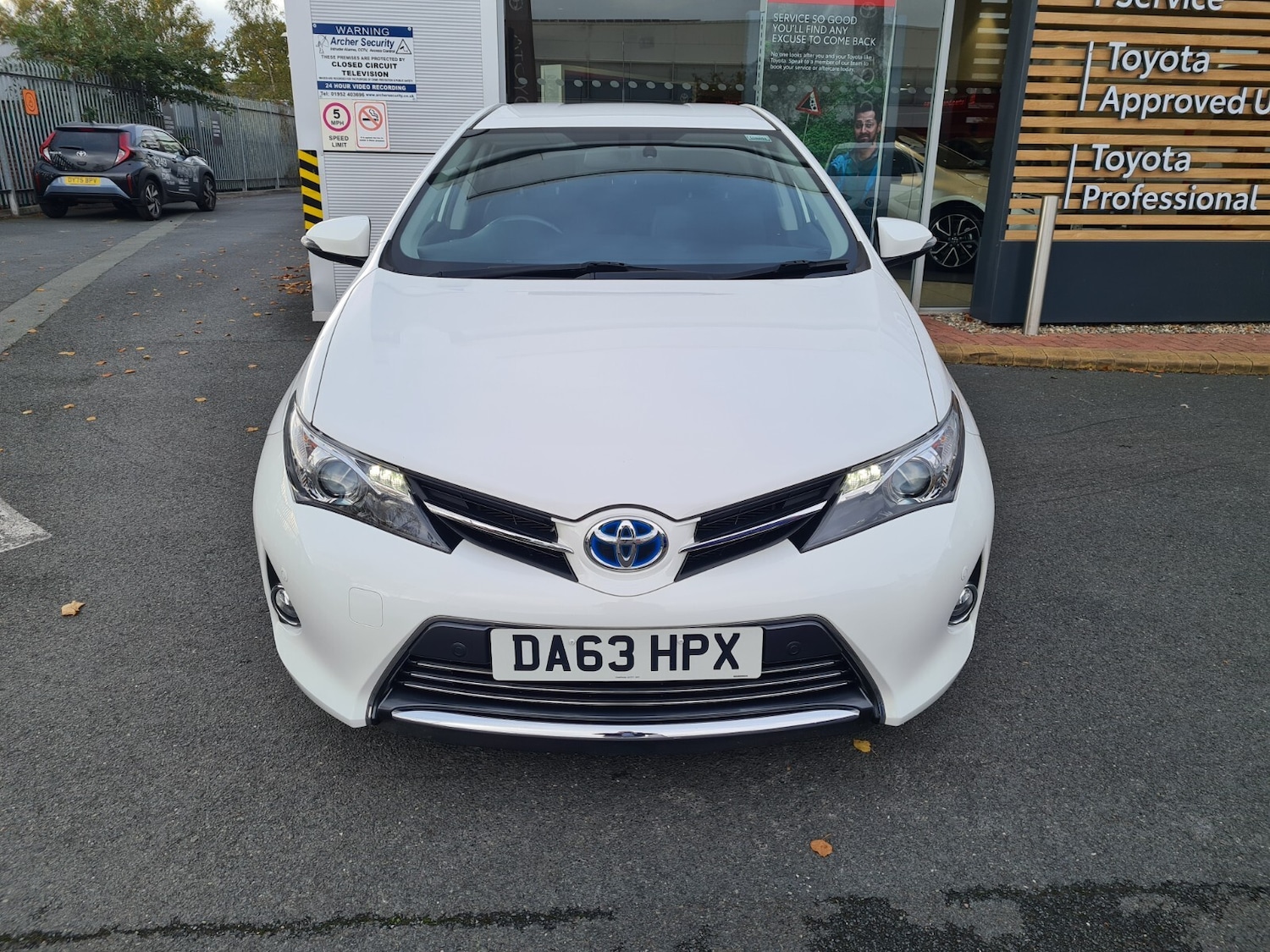 Used Toyota Auris 2013 for sale - 76355208: Photo 2