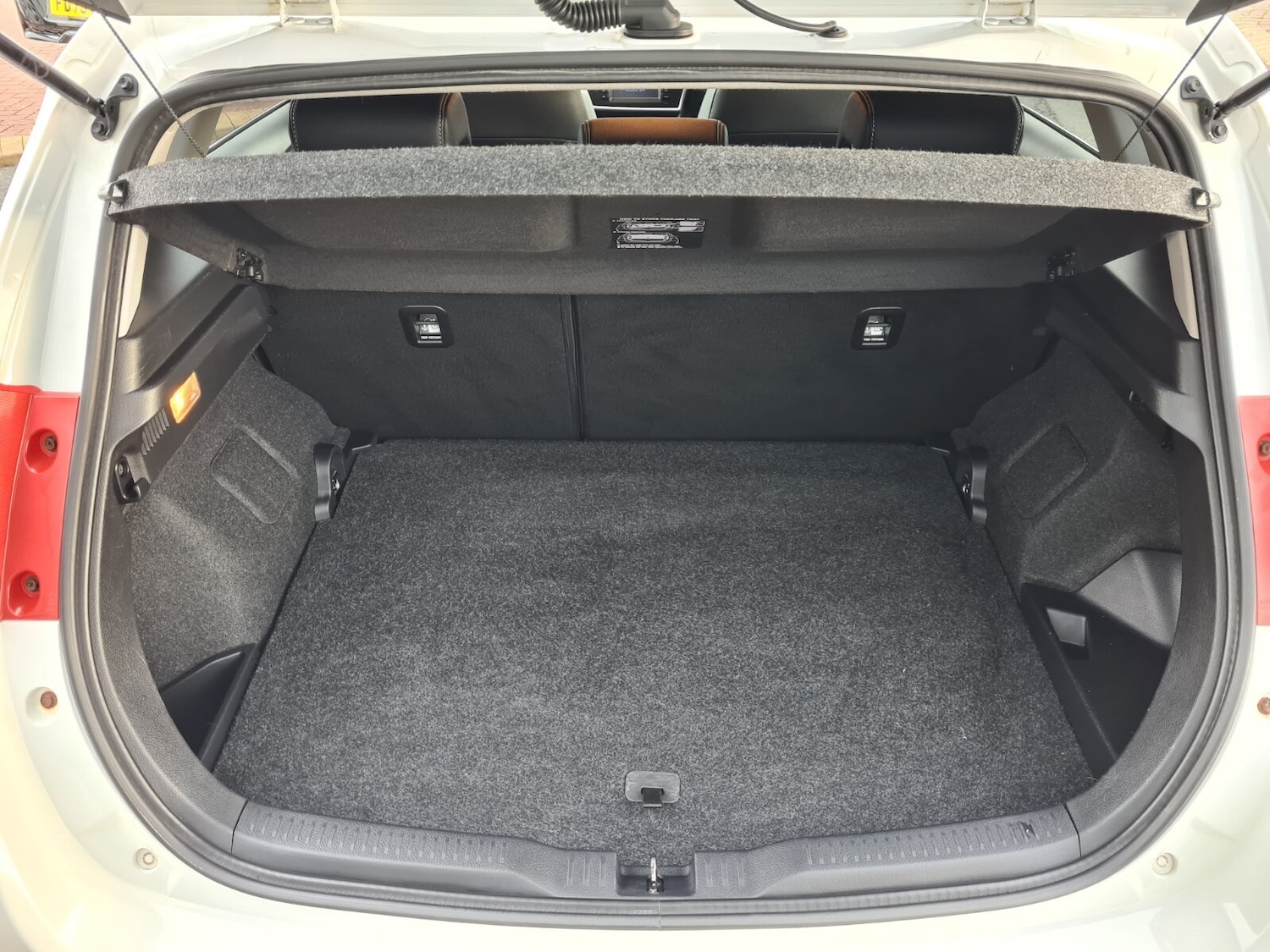 Used Toyota Auris 2013 for sale - 76355208: Photo 21