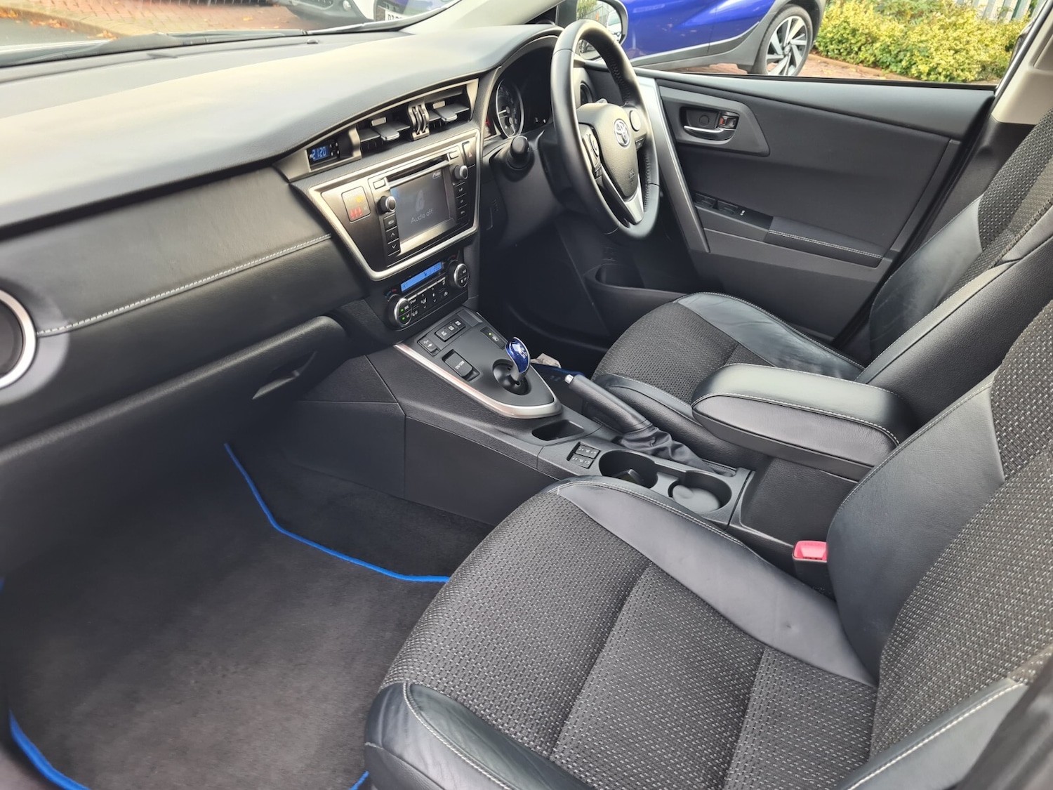 Used Toyota Auris 2013 for sale - 76355208: Photo 24