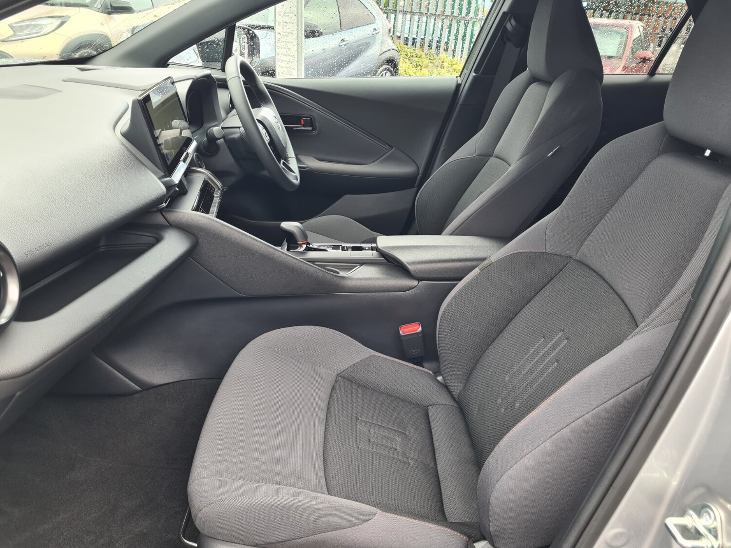 Used Toyota C-HR 2024 for sale - 76856377: Photo 24