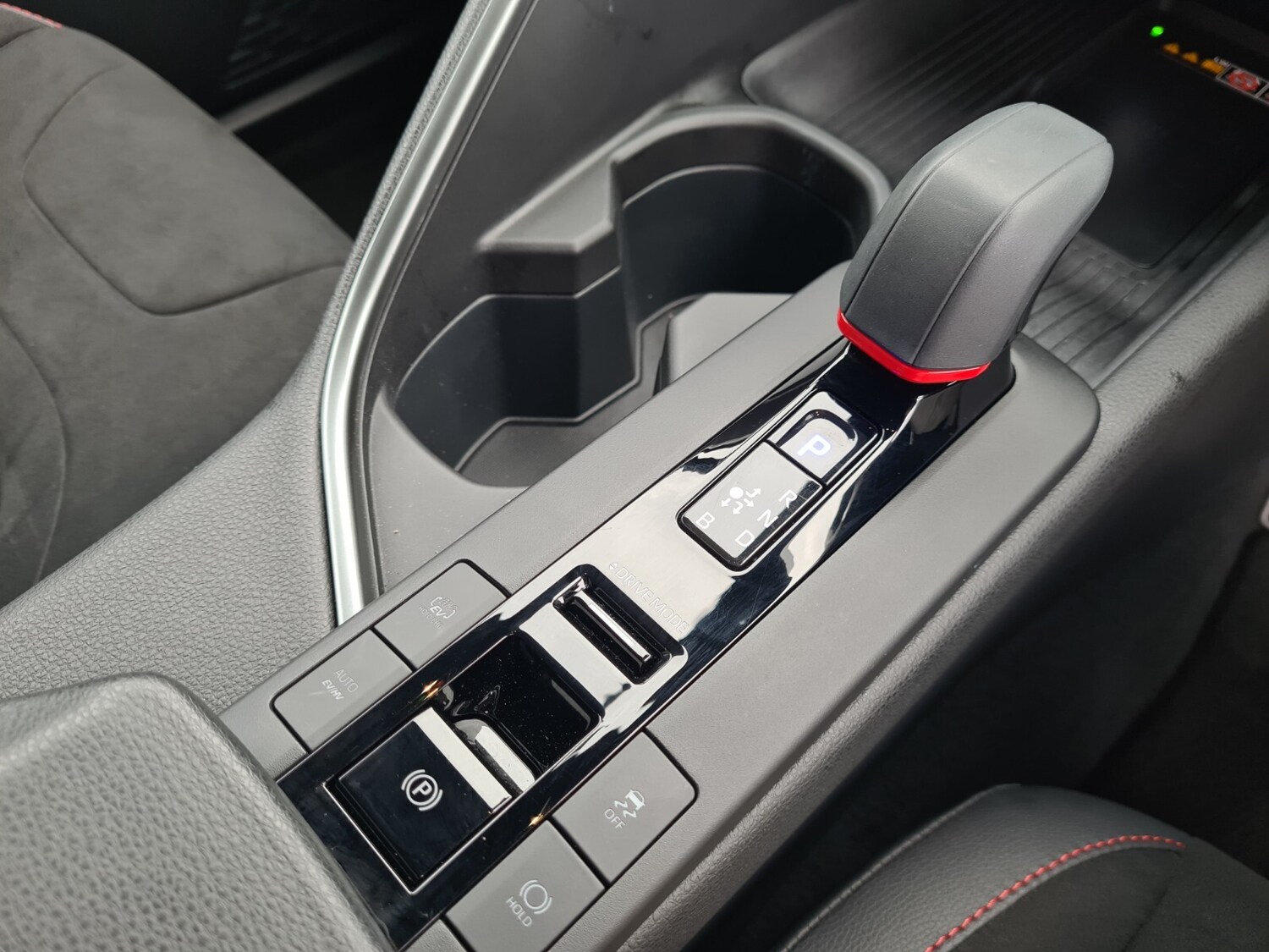 Used Toyota C-HR 2024 for sale - 77710931: Photo 15