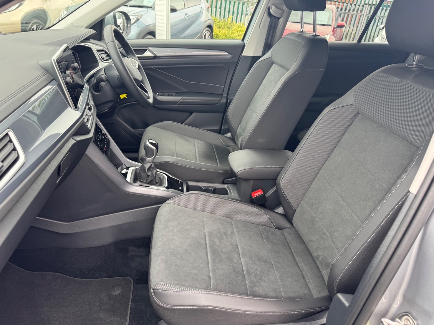 Used Volkswagen T-Roc 2024 for sale - 76276204: Photo 23