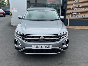 Used Volkswagen T-Roc 2024 for sale - 76276204: Photo