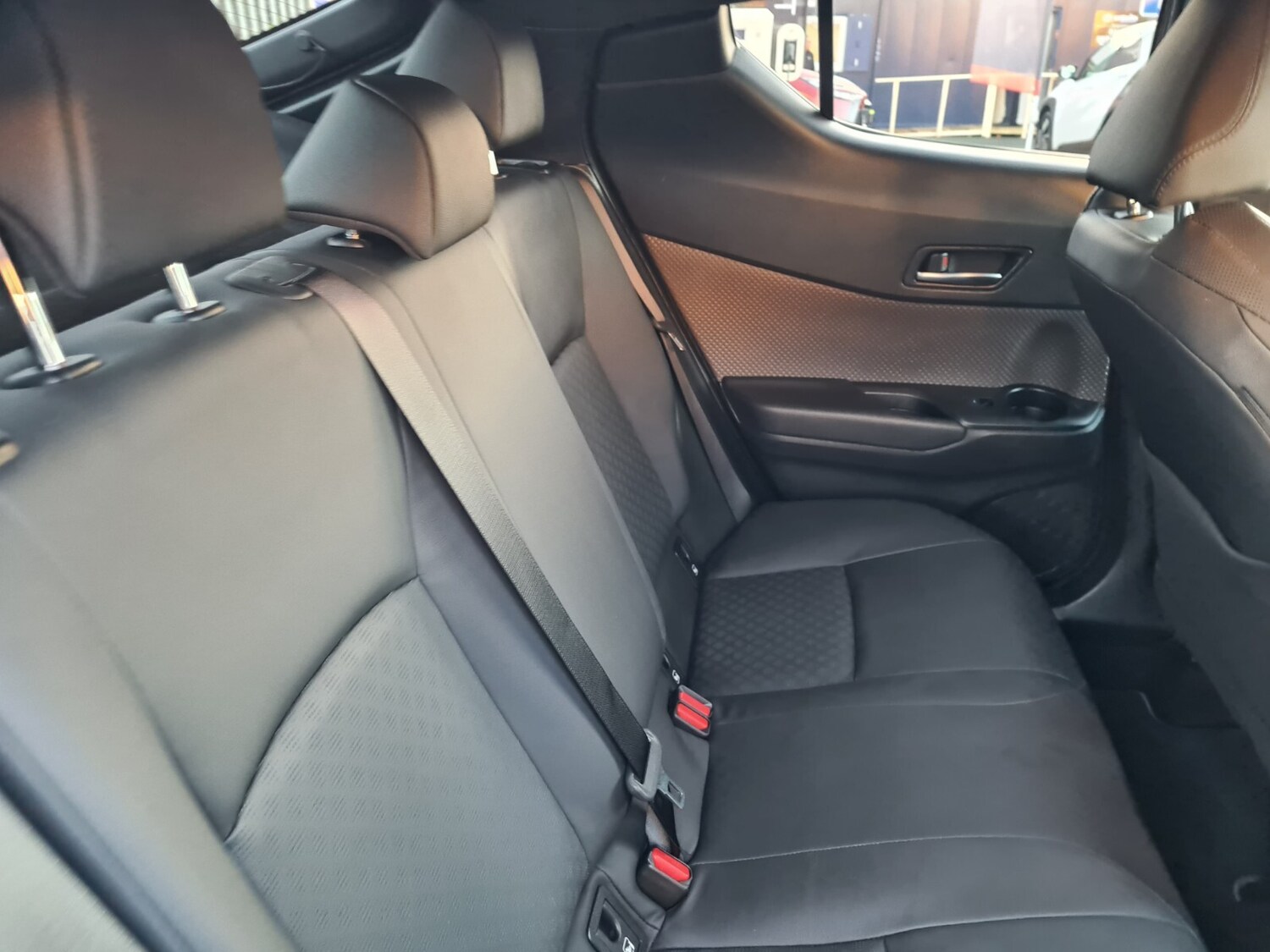 Used Toyota C-HR 2023 for sale - 76856390: Photo 19