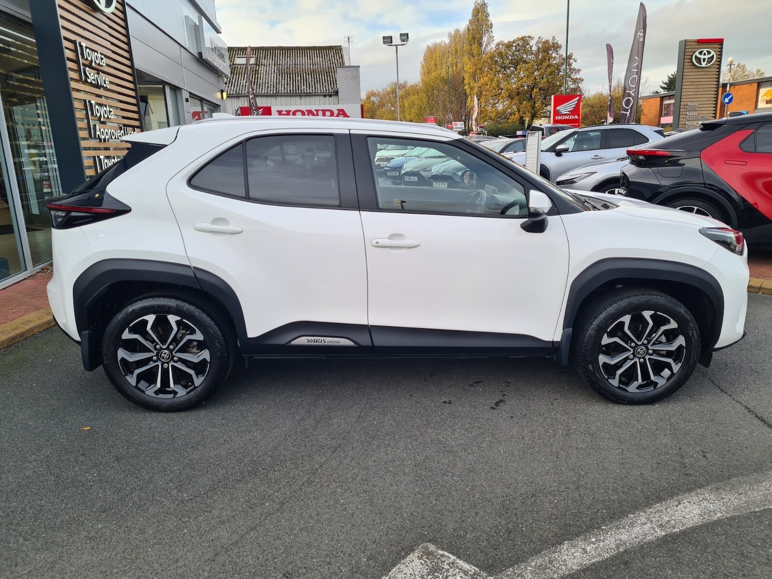 Used Toyota Yaris Cross 2022 for sale - 77019852: Photo 9