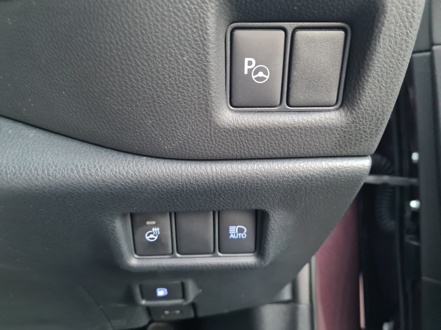 Used Toyota C-HR 2023 for sale - 76704321: Photo 16